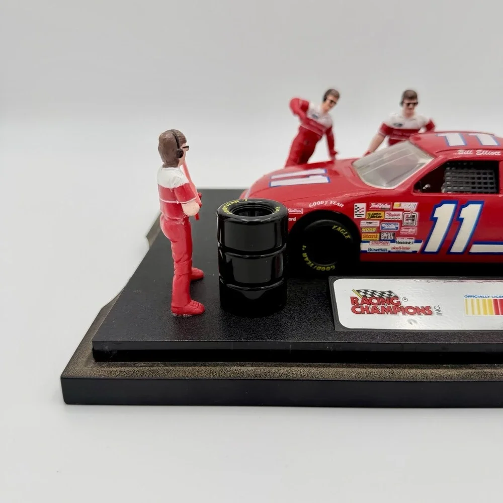 Vintage 1:24 Bill Elliott #11 NASCAR‎ Pit Stop Diorama Racing Champions